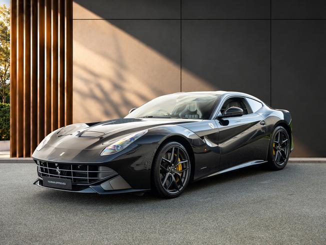 FERRARI F12 Berlinetta Photo 2