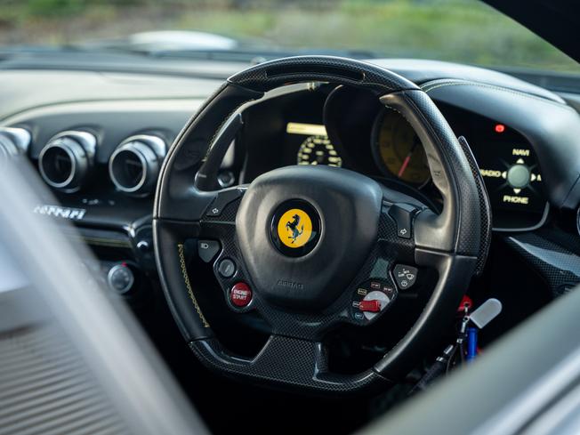 FERRARI F12 Berlinetta Photo 21