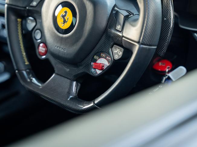 FERRARI F12 Berlinetta Photo 22