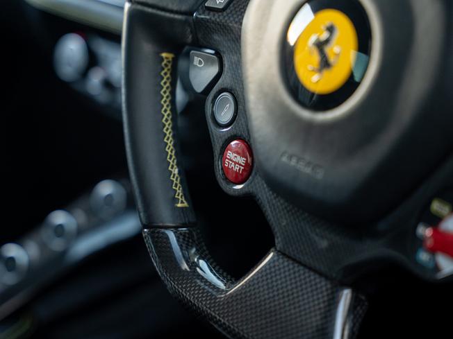 FERRARI F12 Berlinetta Photo 23