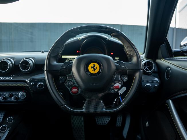 FERRARI F12 Berlinetta Photo 24