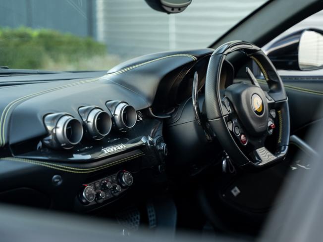 FERRARI F12 Berlinetta Photo 27
