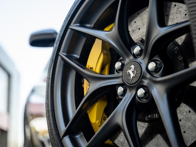 FERRARI F12 Berlinetta Photo 42