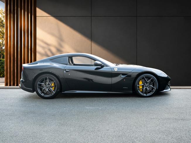 FERRARI F12 Berlinetta Photo 5