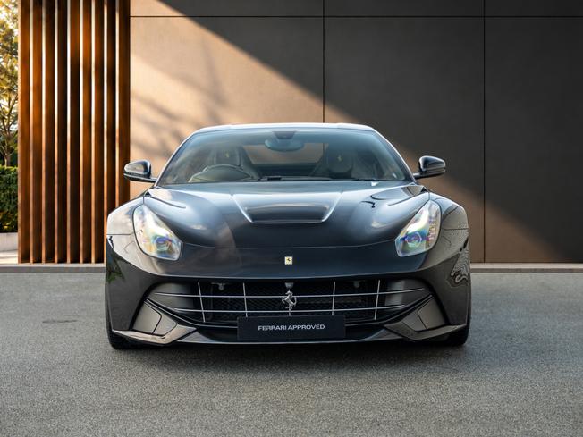 FERRARI F12 Berlinetta Photo 7