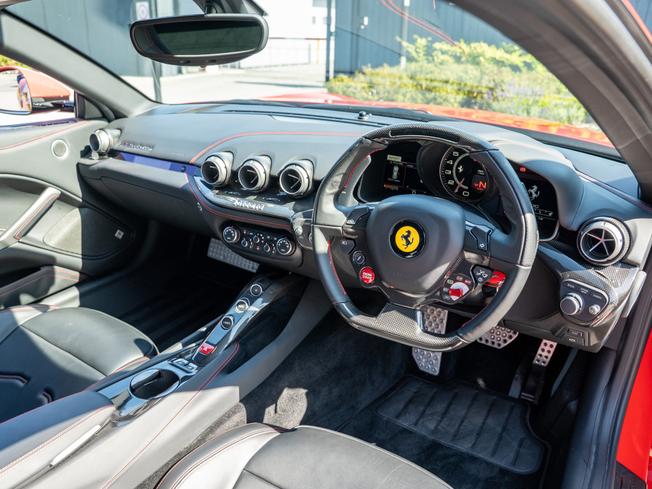 FERRARI F12 Berlinetta Photo 16