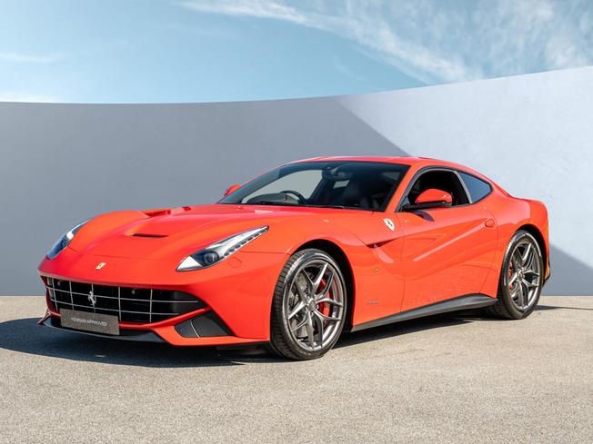 FERRARI F12 Berlinetta Photo 2