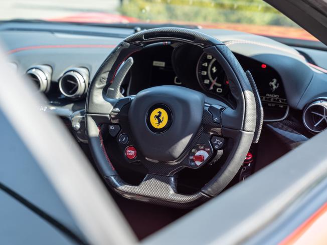 FERRARI F12 Berlinetta Photo 20