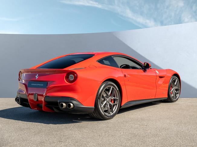 FERRARI F12 Berlinetta Photo 3
