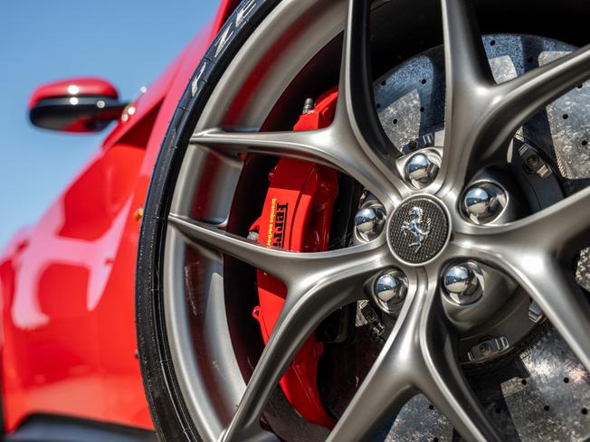 FERRARI F12 Berlinetta Photo 34