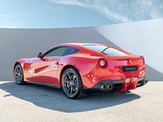 FERRARI F12 Berlinetta Photo 4