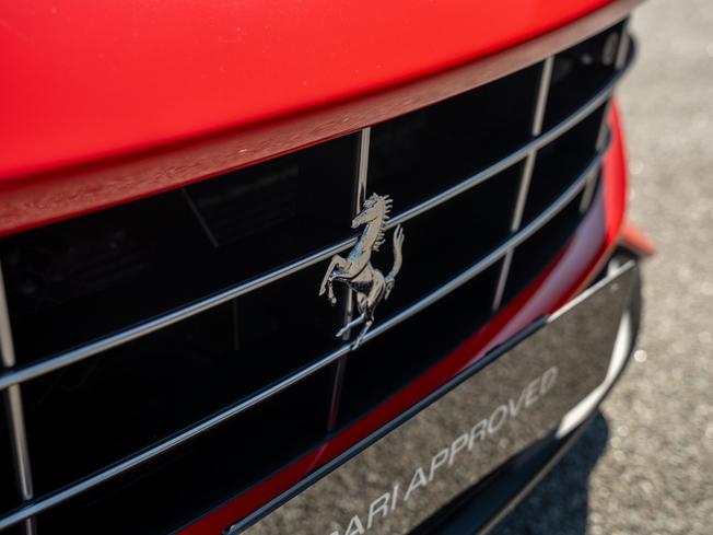 FERRARI F12 Berlinetta Photo 40