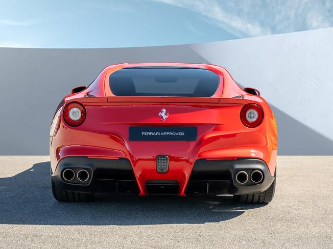 FERRARI F12 Berlinetta Photo 8