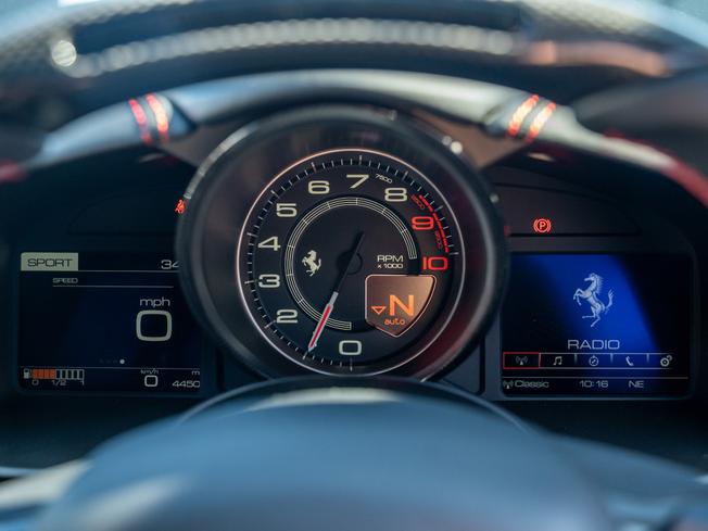 FERRARI F12 Berlinetta Photo 9