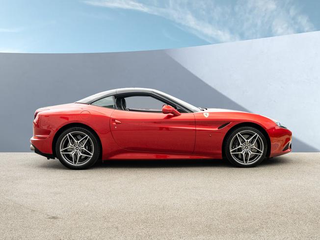 FERRARI California Photo 11