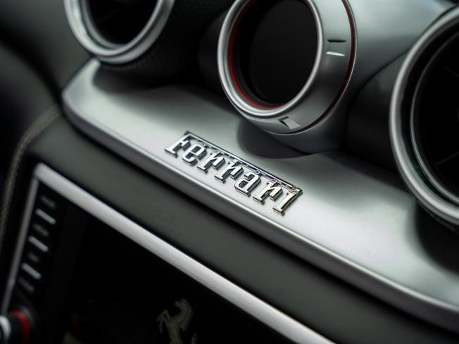 FERRARI California Photo 13