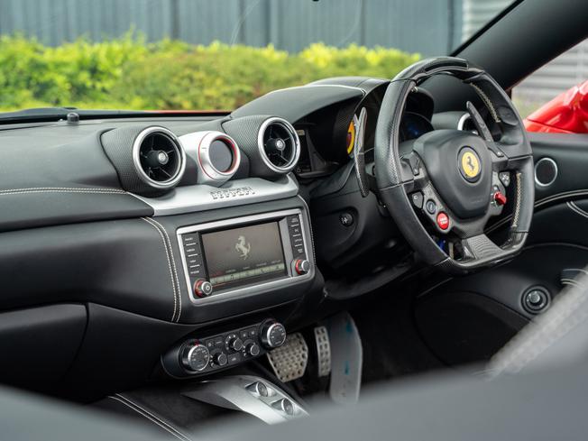 FERRARI California Photo 16