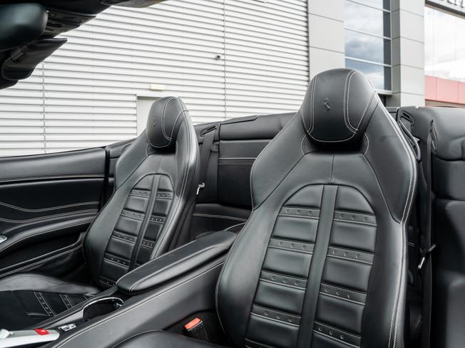 FERRARI California Photo 23