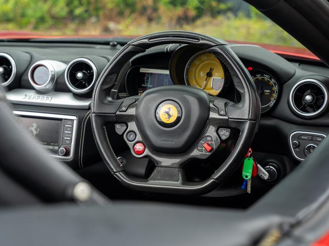 FERRARI California Photo 26