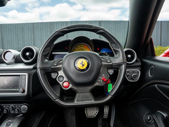 FERRARI California Photo 27
