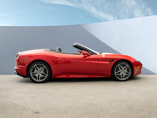 FERRARI California Photo 5