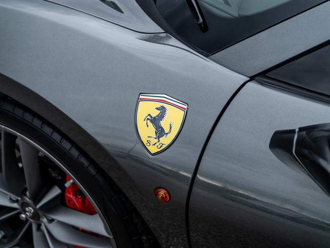FERRARI 488 Photo 48