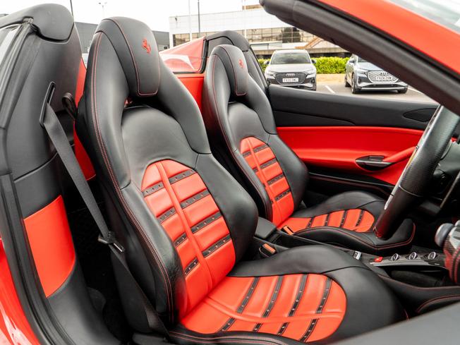 FERRARI 488 Spider Photo 21