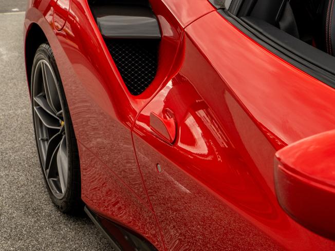 FERRARI 488 Spider Photo 30