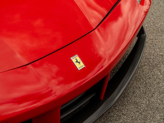 FERRARI 488 Spider Photo 32