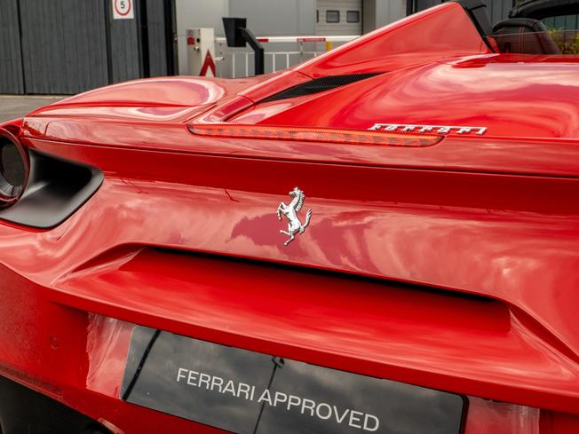 FERRARI 488 Spider Photo 34