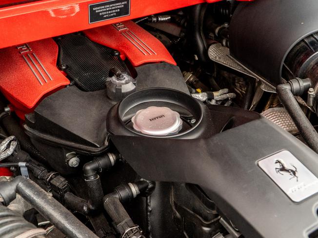 FERRARI 488 Spider Photo 41