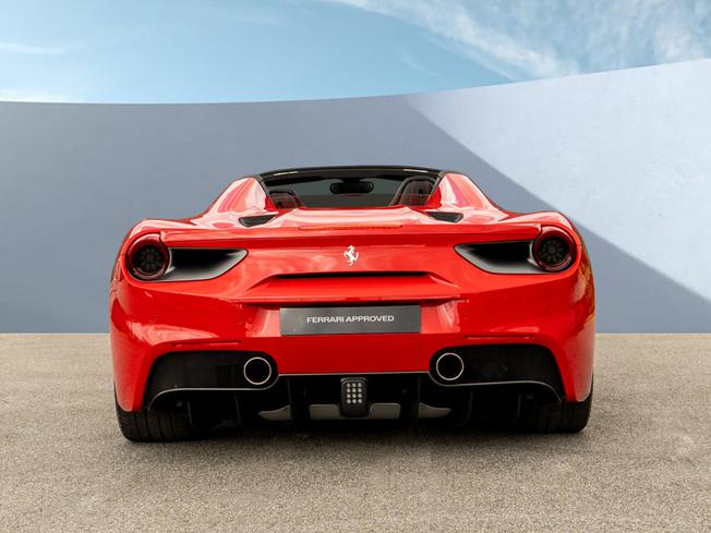 FERRARI 488 Spider Photo 8