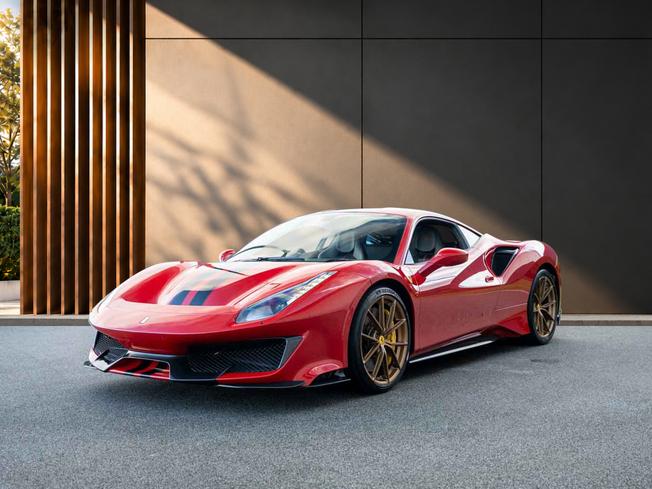 FERRARI 488 Photo 2