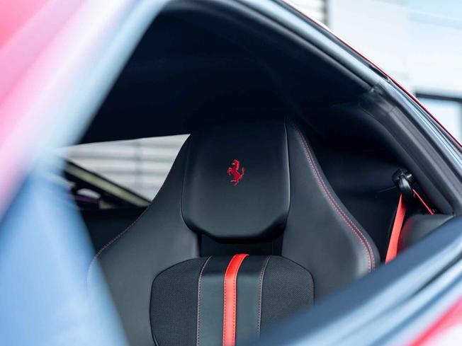 FERRARI 488 Photo 25