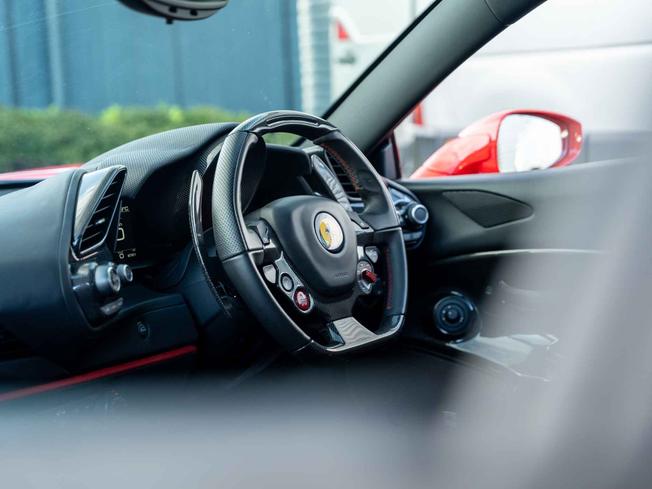 FERRARI 488 Photo 26