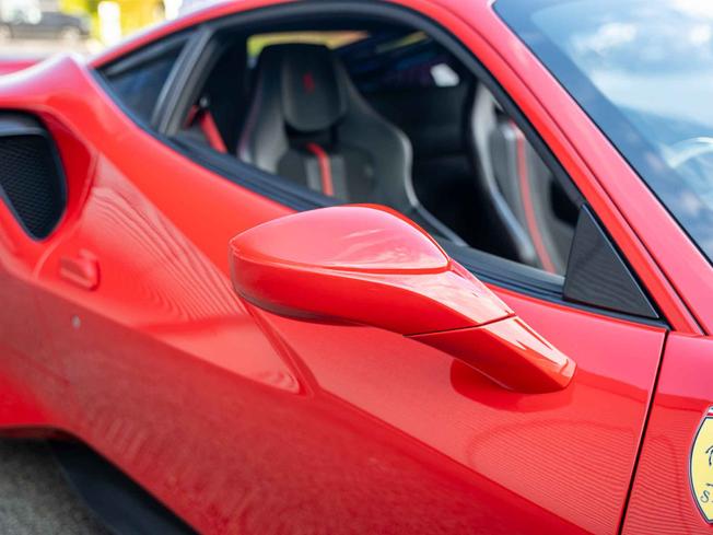 FERRARI 488 Photo 28