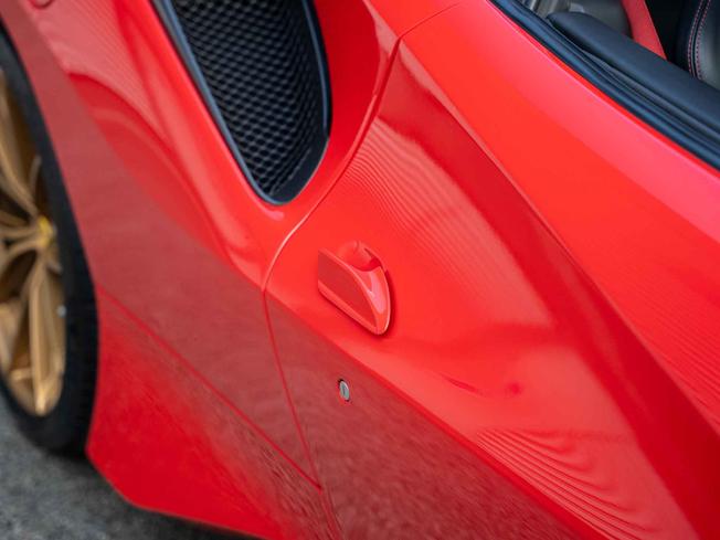 FERRARI 488 Photo 29