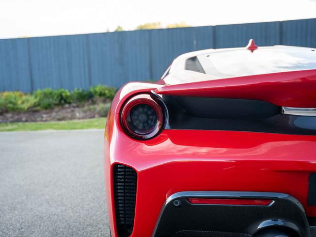 FERRARI 488 Photo 33