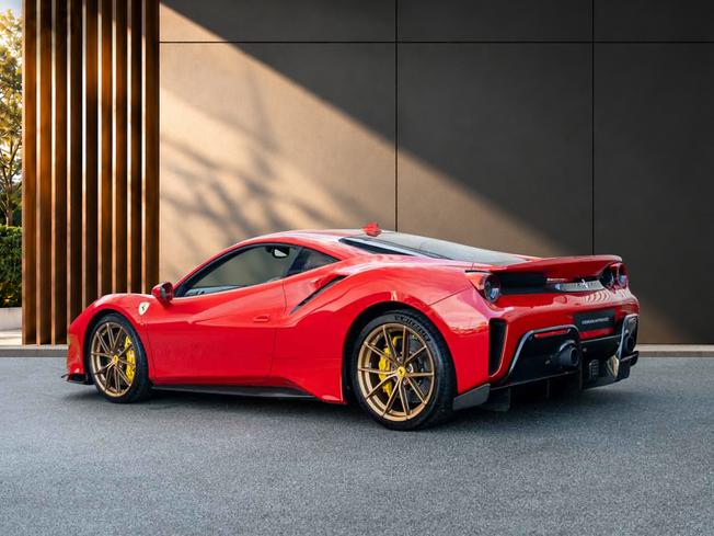 FERRARI 488 Photo 4