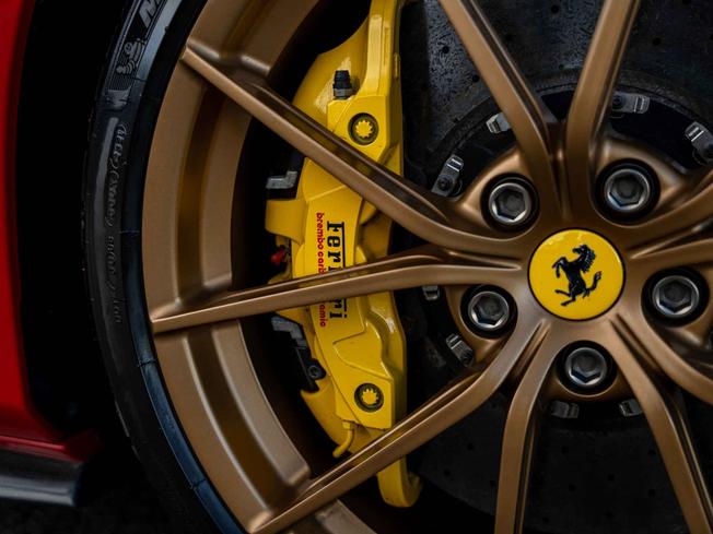 FERRARI 488 Photo 43