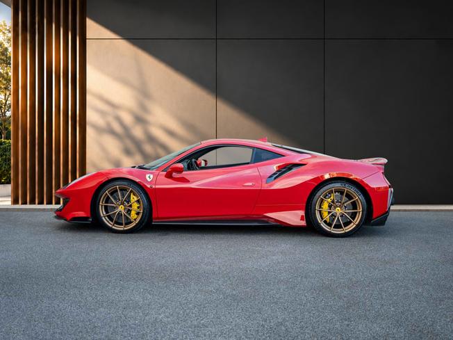 FERRARI 488 Photo 6