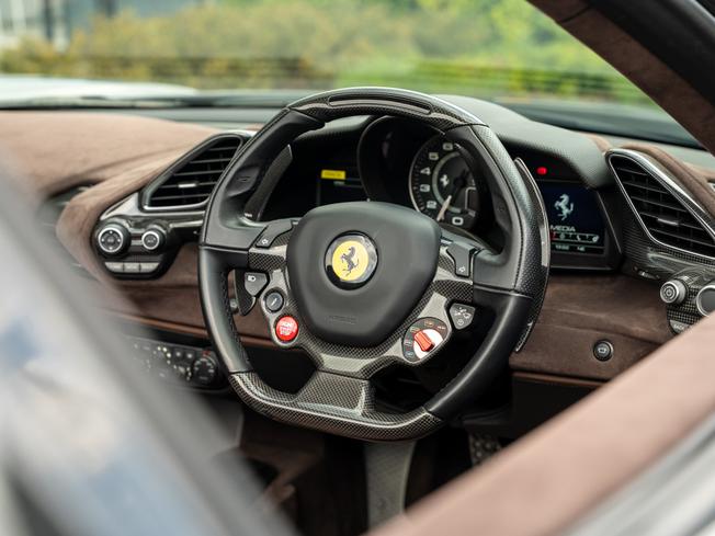 FERRARI 488 Pista Spider Photo 19