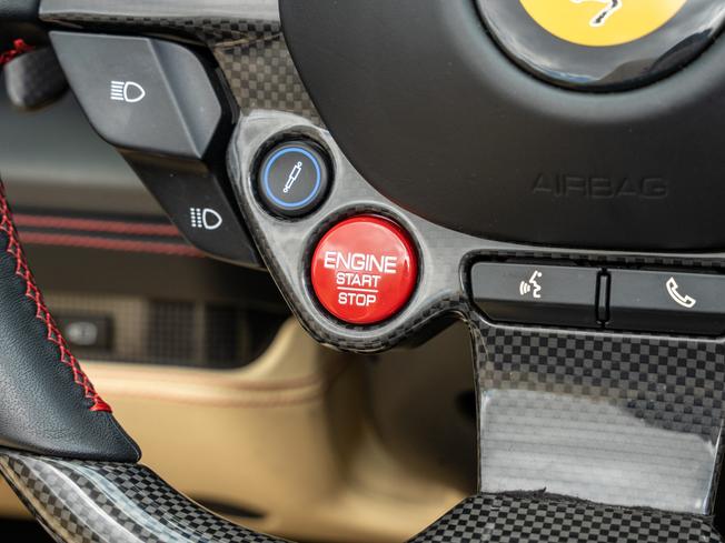 FERRARI F8 Spider Photo 19