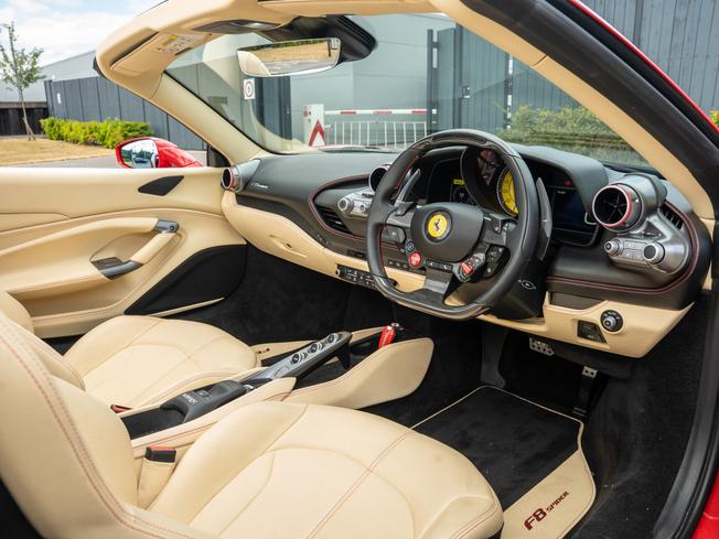 FERRARI F8 Spider Photo 21
