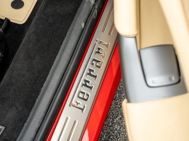 FERRARI F8 Spider Photo 22