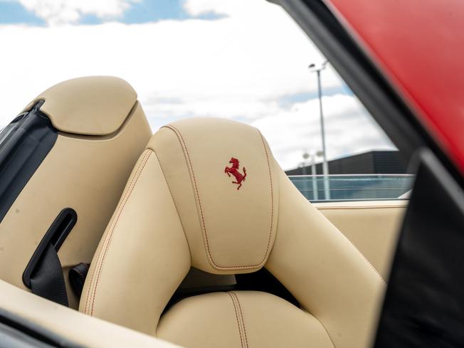 FERRARI F8 Spider Photo 23