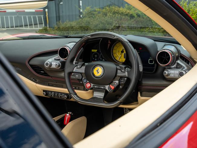 FERRARI F8 Spider Photo 25