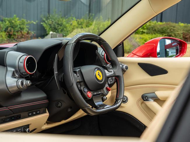 FERRARI F8 Spider Photo 27