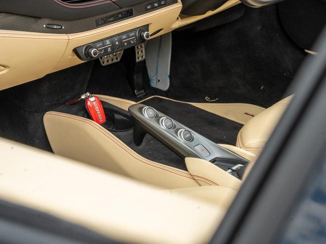 FERRARI F8 Spider Photo 28