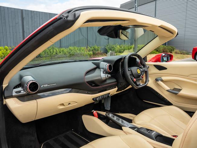 FERRARI F8 Spider Photo 29